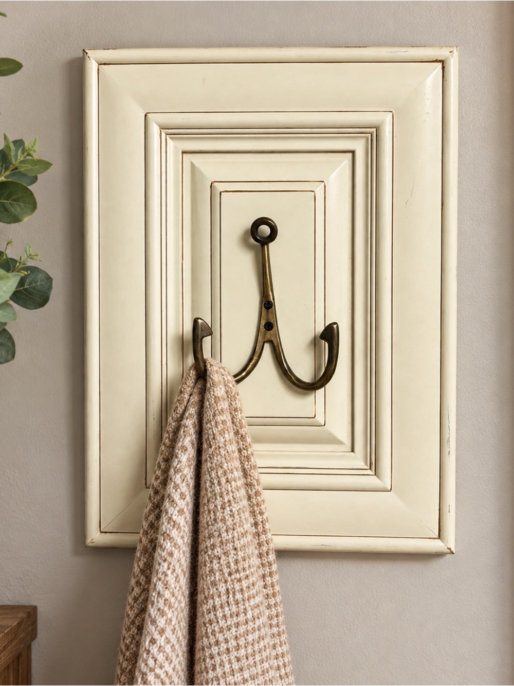 Cream Vintage-Style Wall Hook Panel